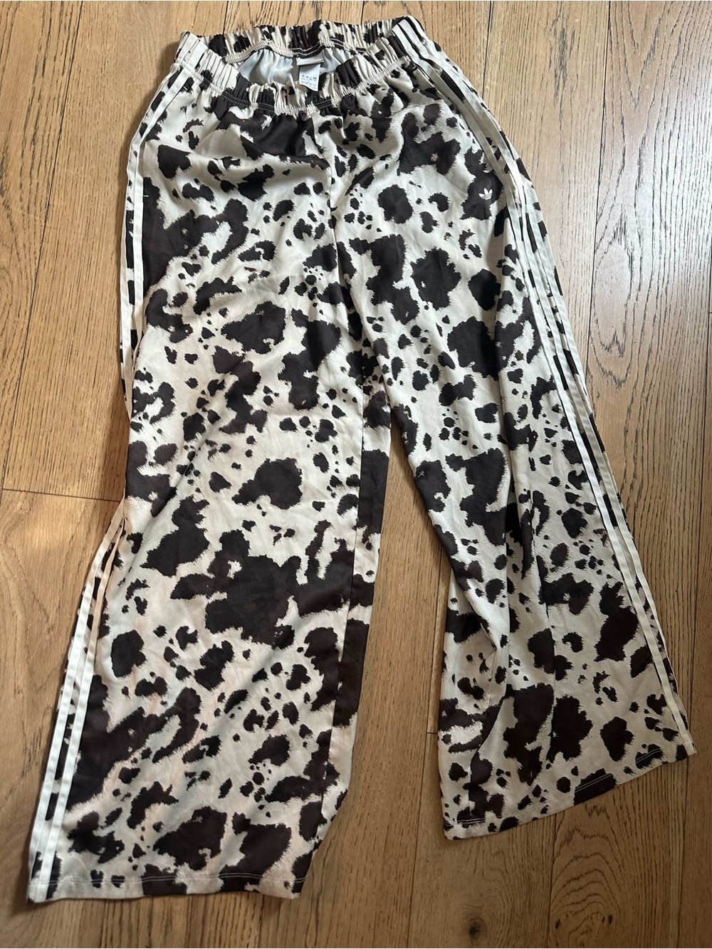adidas Originals Women's Satin Track Pants Wide - Picture 2 of 4